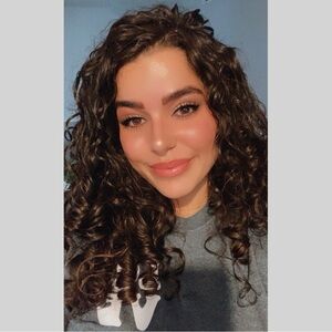 Hi! I’m Agatha - Aggy for short!